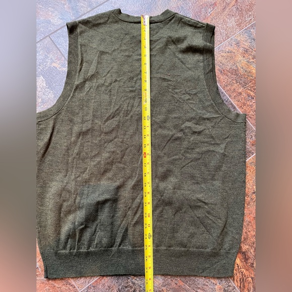 100% merino wool Nordstrom Men’s Shop olive green button down vest. Size large - Picture 7 of 7